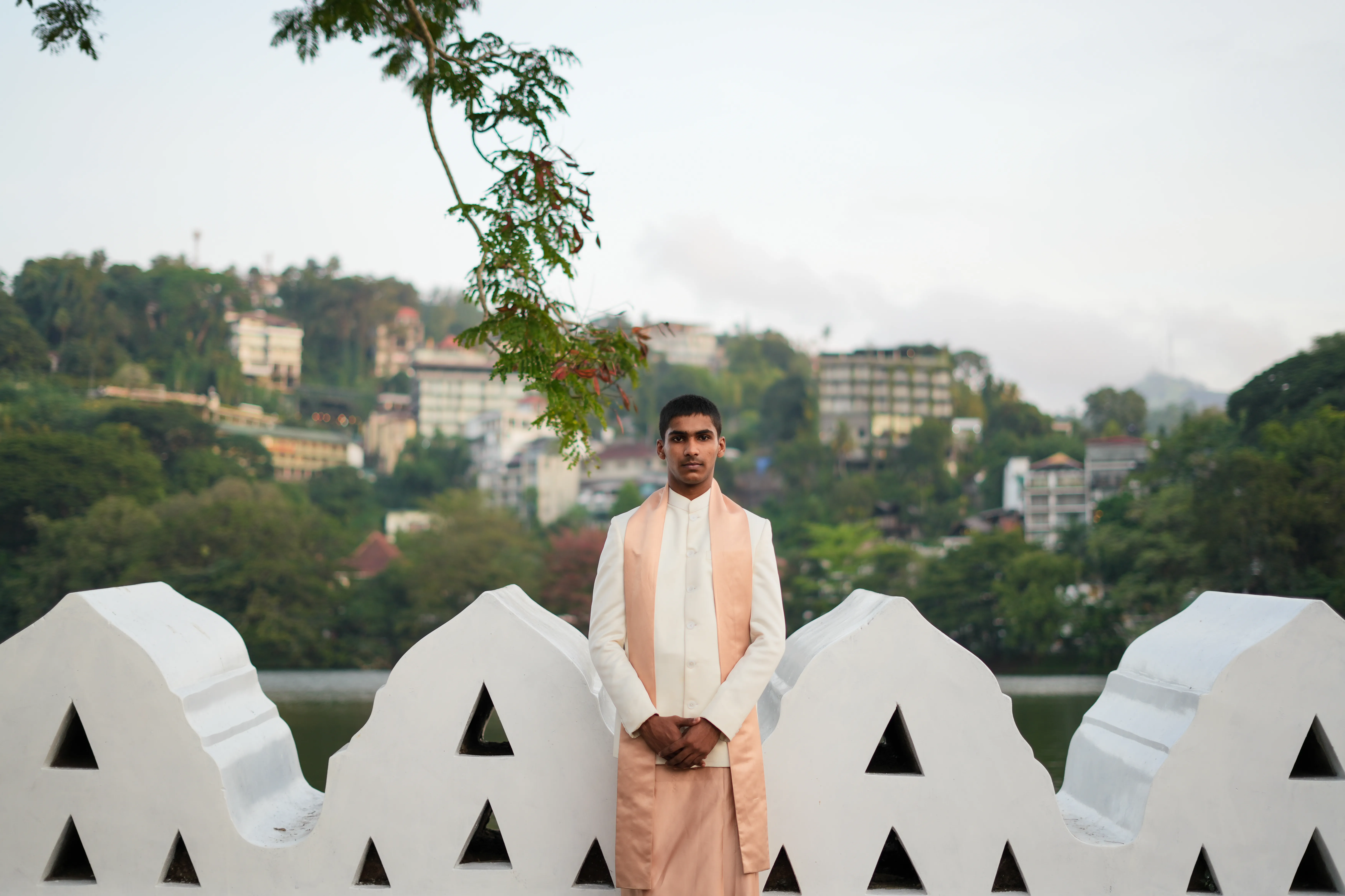 Woman in traditional Kandyan attire photoshoot in Kandy